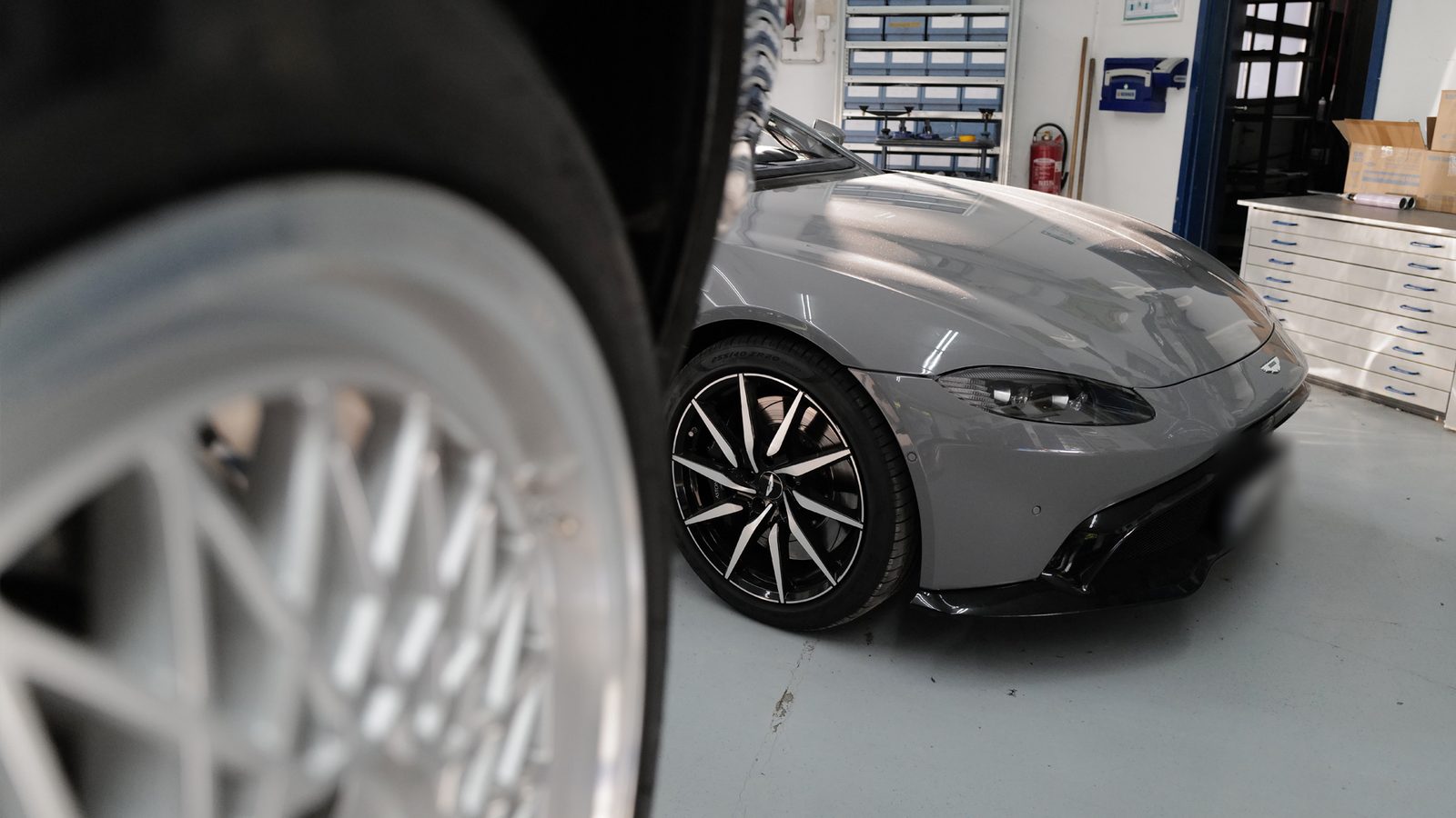 Aston Martin in der Preisacher Werkstatt